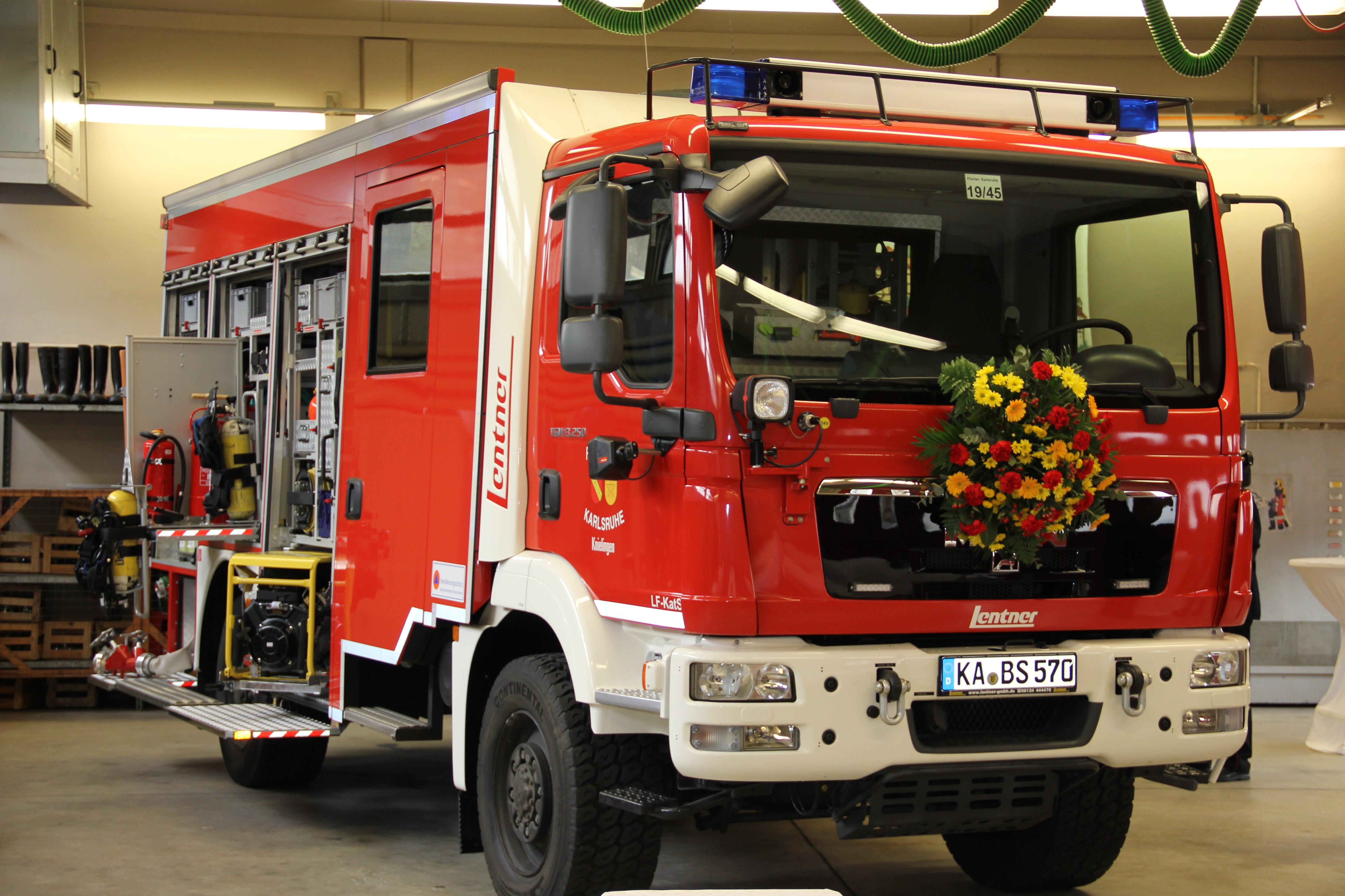 21.04.2012 LF Kat-S in Dienst gestellt